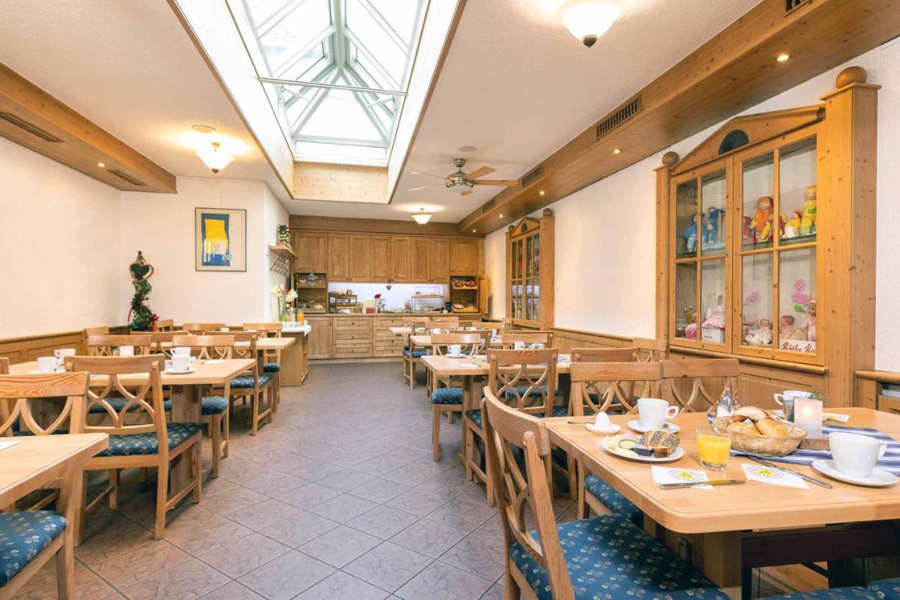Hotel Restaurant Goldener Hirsch Donauwörth Esterno foto