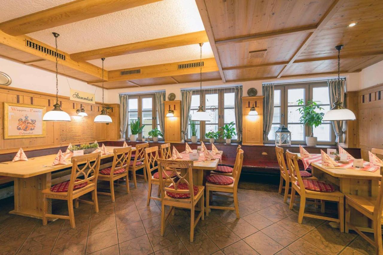 Hotel Restaurant Goldener Hirsch Donauwörth Esterno foto