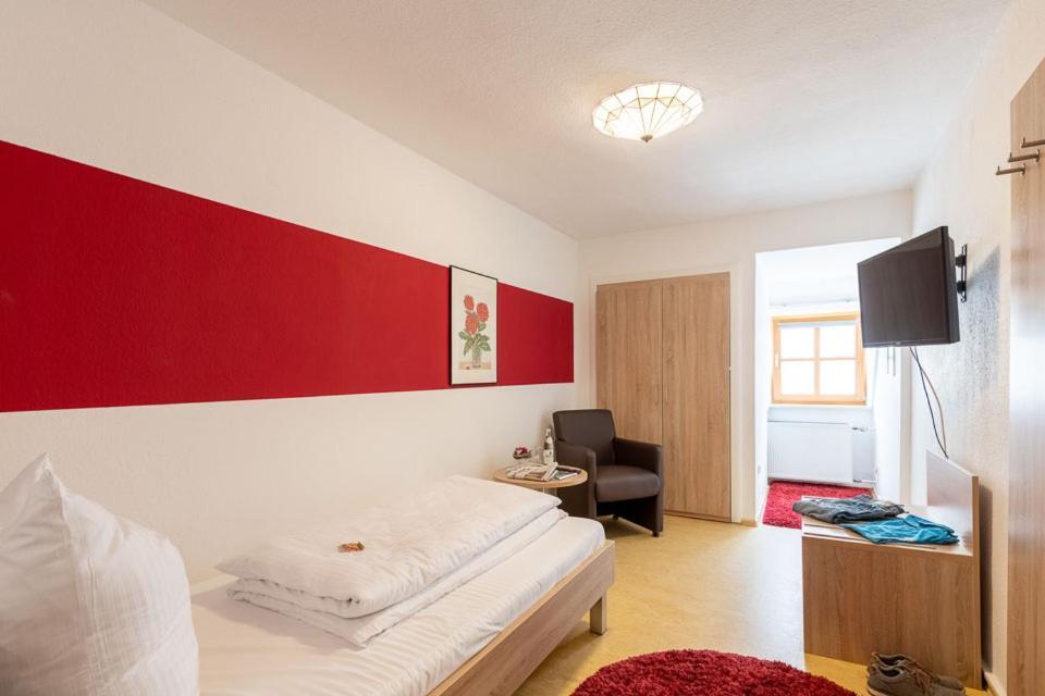 Hotel Restaurant Goldener Hirsch Donauwörth Esterno foto
